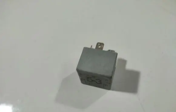 Volkswagen Golf V Other relay 141951253B