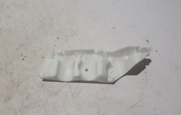 Front bumper mounting bracket