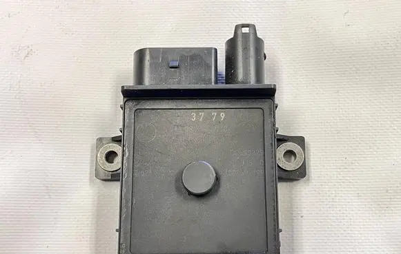 Mercedes-Benz E W211 Air suspension control unit module (rear) 6421533779