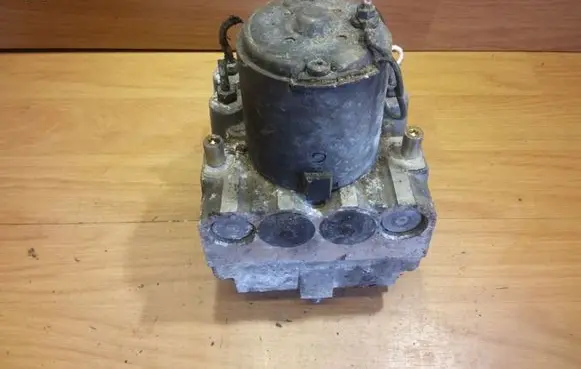 Volvo S40, V40 ABS Pump 0265216017 30821397