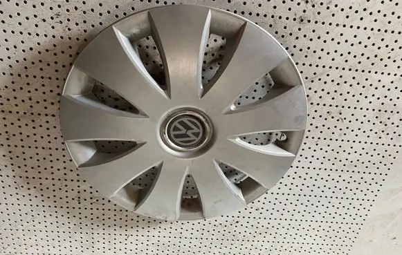 Volkswagen Bora R15 wheel hub/cap/trim 