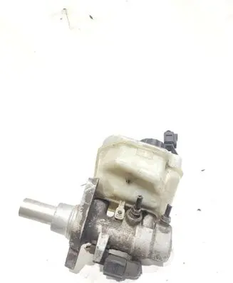 Master brake cylinder
