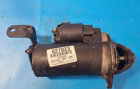 Opel Zafira A Starter motor 2339303220