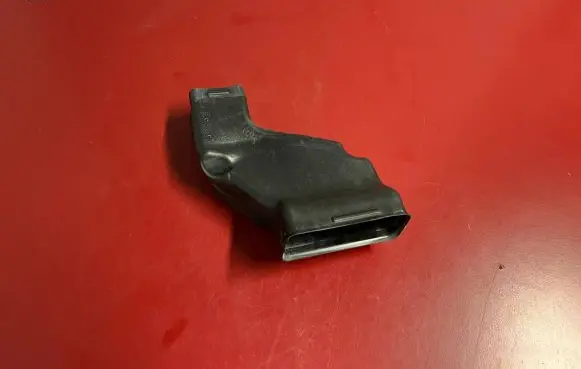 BMW i3 Cabin air duct channel 9309550