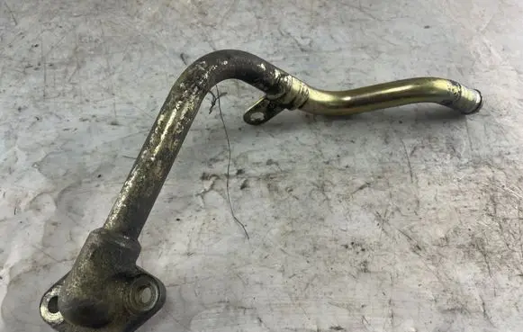 Nissan Patrol Y61 Engine coolant pipe/hose