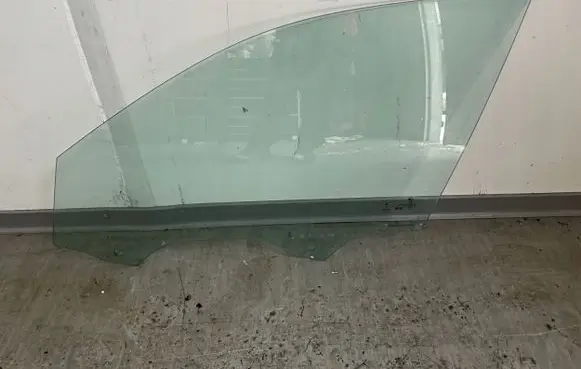 BMW 3 G20 G21 Sliding door window/glass 