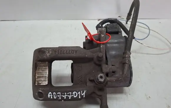 Peugeot 5008 II Rear brake caliper S27645294 9819060880