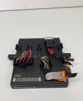 Audi A4 S4 B7 8E 8H Comfort/convenience module 8E0907279K