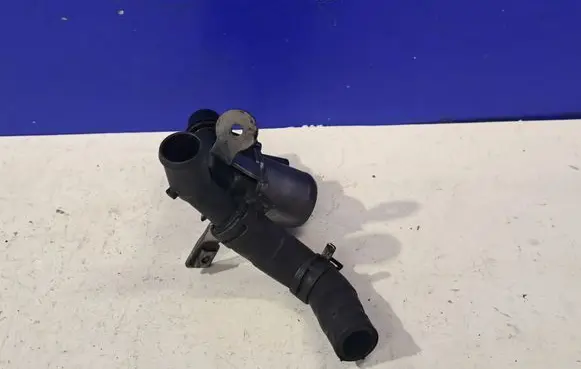 Mercedes-Benz C W204 Coolant heater control valve A65120000