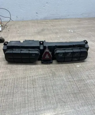 Mercedes-Benz C W203 Hazard light switch A2038216258 30386851001 3306170200