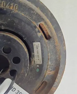 Audi Q7 4L Crankshaft pulley 06E105251F