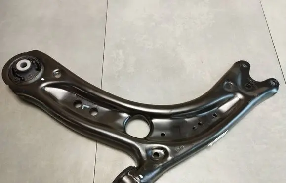 Seat Leon IV Front control arm 5WA407151A