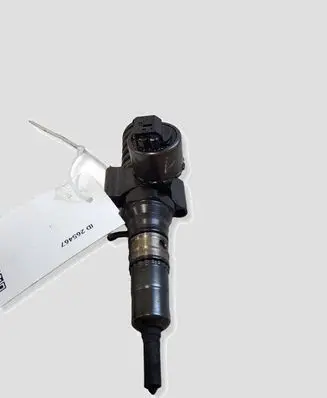 Volkswagen Touran I Fuel injector 03G130073G 0414720404