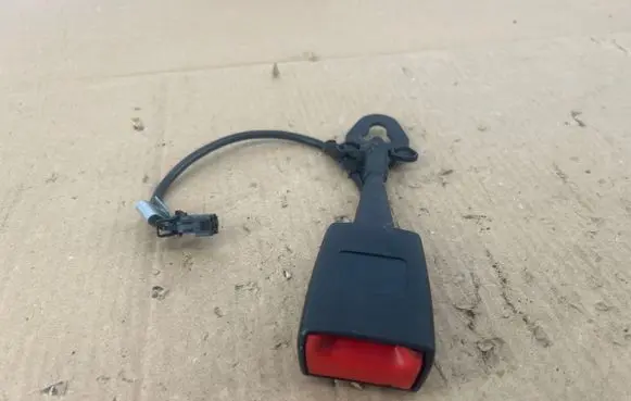 Audi A6 S6 C6 4F Front seatbelt buckle 8E0857755D