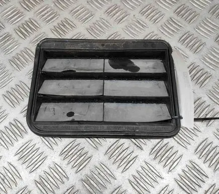 BMW M4 F82 F83 Quarter panel pressure vent 9175945