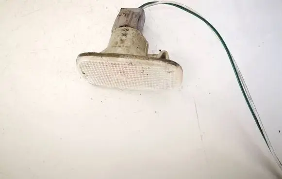 Toyota Corolla Verso E121 Front fender indicator light 