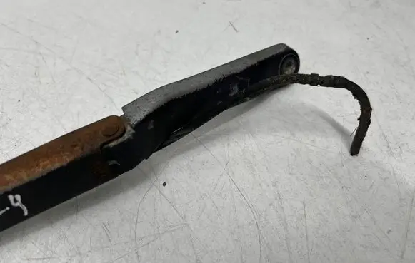 Renault Espace III Front wiper blade arm 56671607