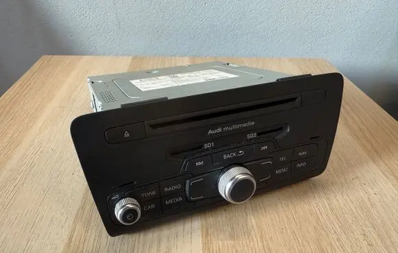 Audi A1 Radio/CD/DVD/GPS head unit 8X0035193