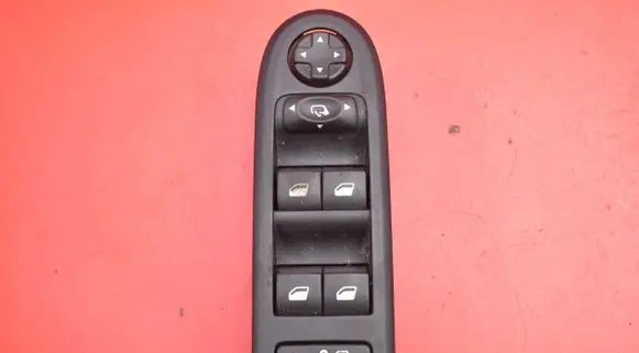 Peugeot 508 RXH Electric window control switch 98026370ZD