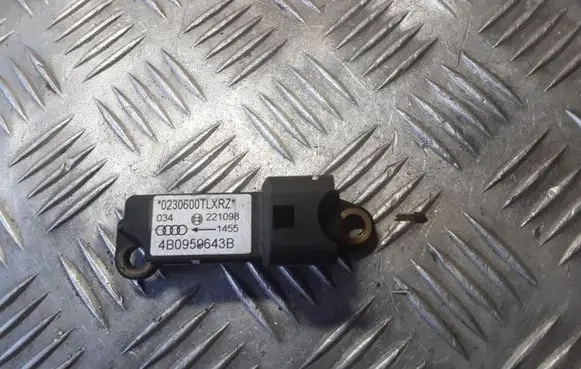 Audi A6 S6 C5 4B Airbag deployment crash/impact sensor 4B0959643B