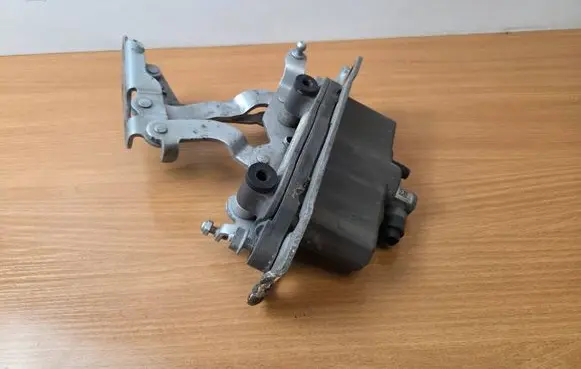 Mercedes-Benz E AMG W212 Engine bonnet/hood hinges 19033900026 A2129067801 2129067801