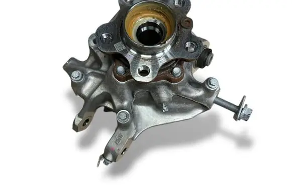 BMW X4 G02 Rear wheel hub spindle/knuckle 6879752 6879750 33306879750