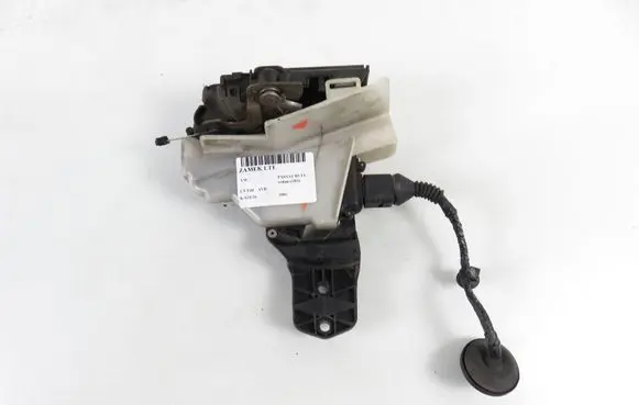 Volkswagen PASSAT B5.5 Rear door lock 