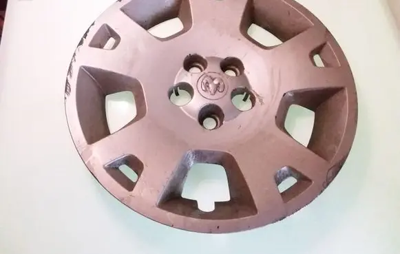 Dodge Magnum R17 wheel hub/cap/trim 0UQ18TRMAA 39699B