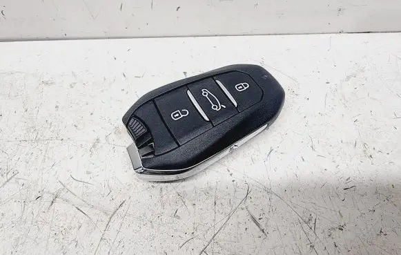 Opel Mokka B Ignition key/card 9840153480