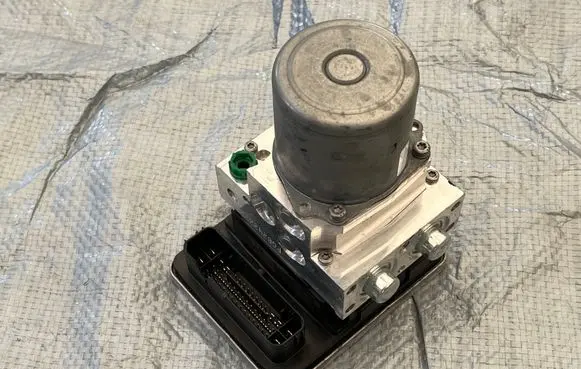 Mercedes-Benz GLE W167 ABS Pump A1679005316