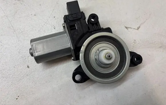 Audi A4 S4 B8 8K Rear door window regulator motor BHN95858X