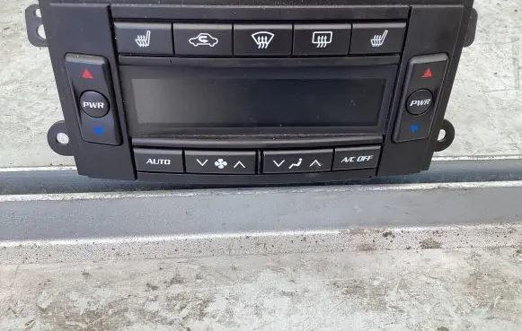 Cadillac CTS Climate control unit 21992569