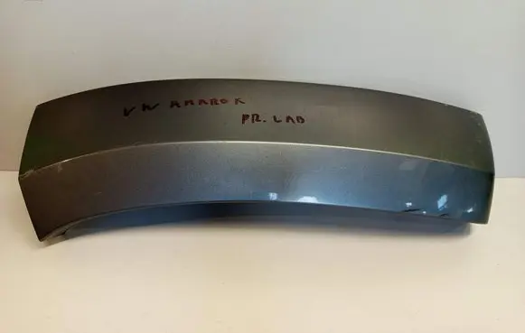 Front bumper splitter molding