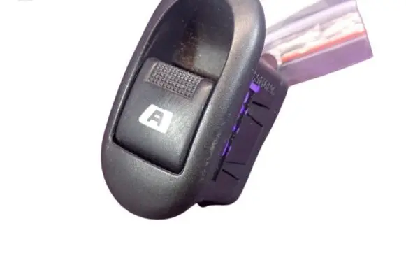 Peugeot 1007 Quarter vent window switch 
