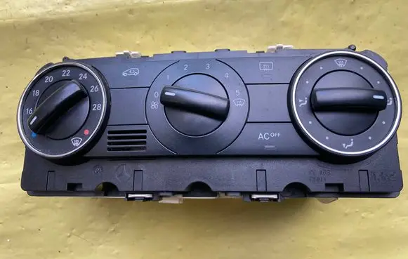 Mercedes-Benz A W169 Climate control unit A1698300585 69780002