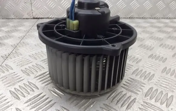Toyota Avensis T250 Front door blower motor 