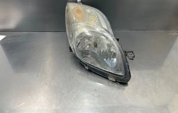 Toyota Yaris Headlight/headlamp 89902767 811100D350