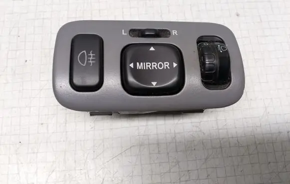 Toyota Yaris Wing mirror switch