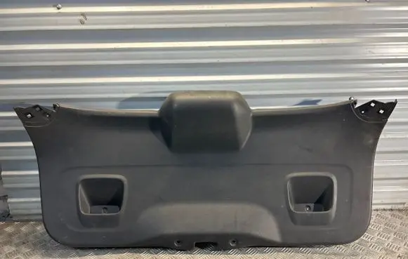 Peugeot 308 SW Tailgate trim 
