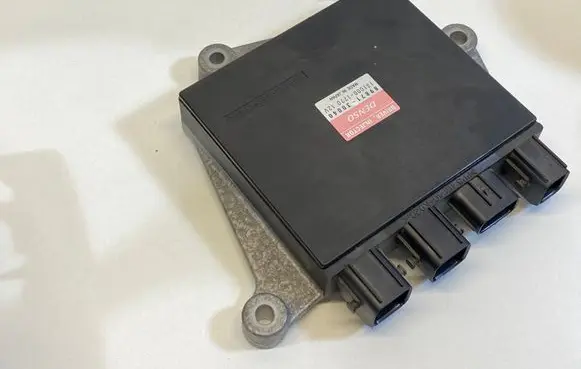 Lexus RX 450H Fuel injection control unit/module 8987130040