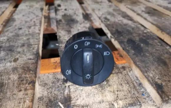 Volkswagen Jetta V Light switch 1K0941431M