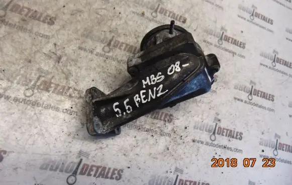 Mercedes-Benz S W221 EGR valve A0021407560