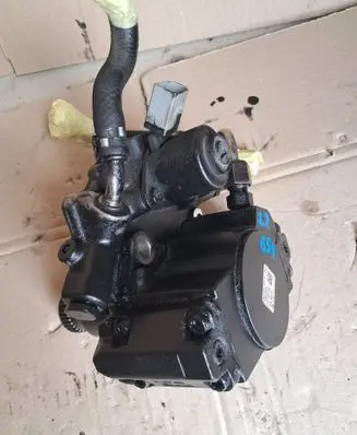Mercedes-Benz C W204 Fuel injection high pressure pump A6510701201