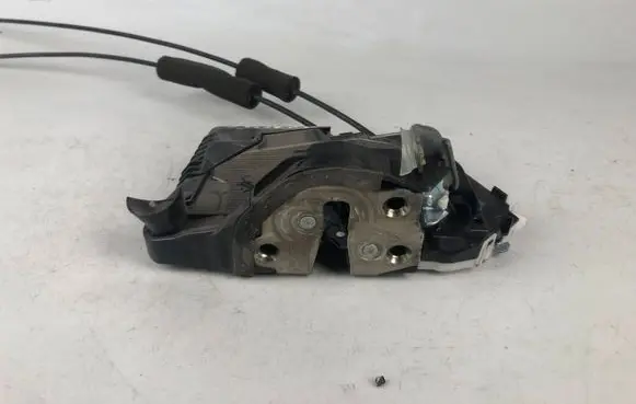 Subaru Outback (BS) Front door lock