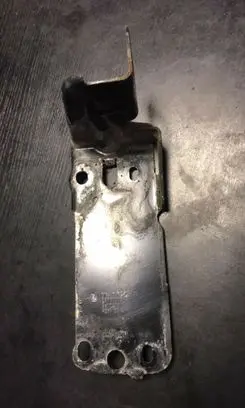 BMW 1 E81 E87 Radiator mount bracket 7117811