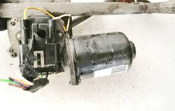 Opel Tigra B Wiper motor 91498232