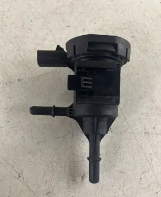 Jeep Grand Cherokee Vacuum valve 4891739AA PA66GF33