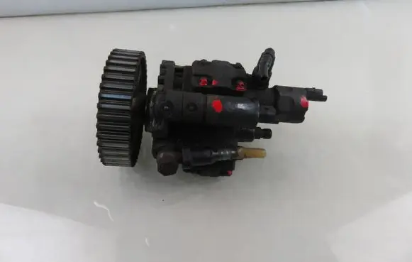 Fuel injection high pressure pump