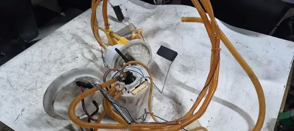 Mercedes-Benz R W251 In-tank fuel pump