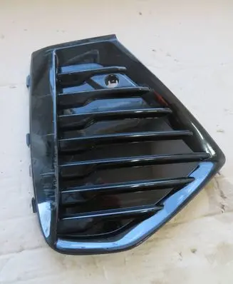 Volvo XC60 Front bumper lower grill 32234961